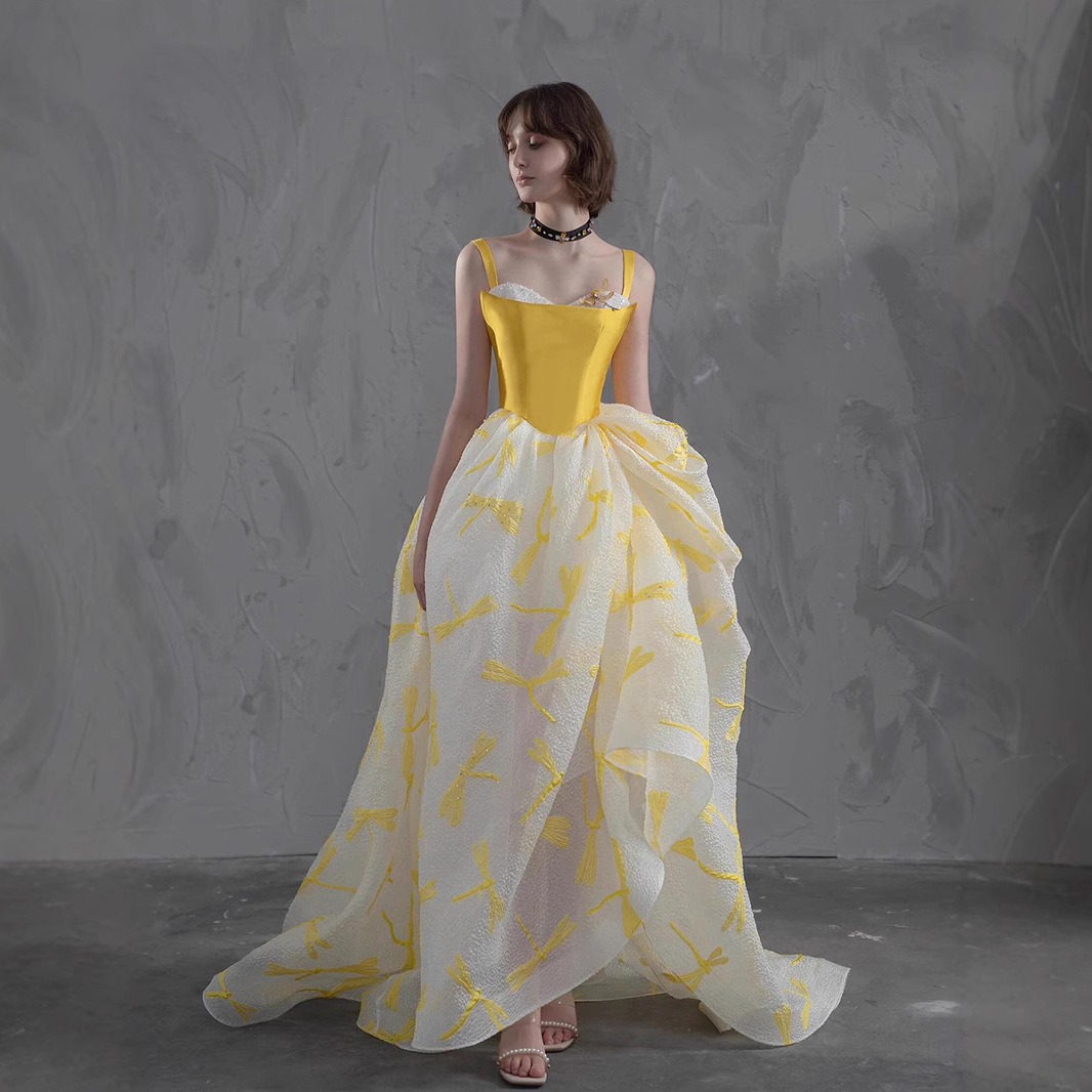 Элегантное желтое атласное пла – обзор и цена Embroidery Yellow Dress